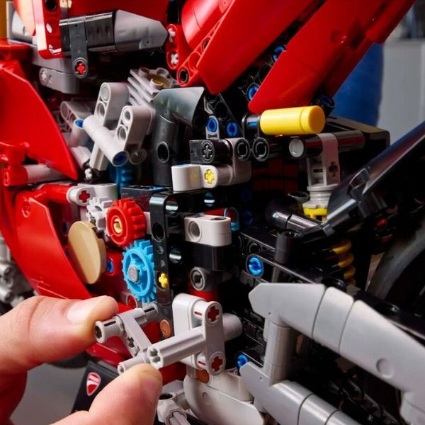 LEGO Technic Ducati Panigale V4 S 42202 - TU ULTIMO CLIC
