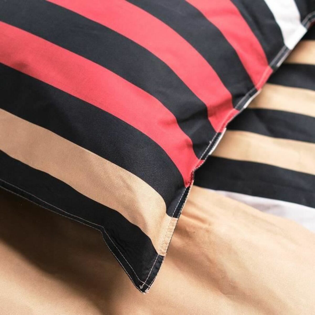 V10HB531B932F5656CE20E066878A50483C0R7059658P2