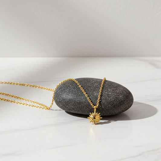 Collar Sol Minimalista - Acero Inoxidable Chapado en Oro 14k - TU ULTIMO CLIC