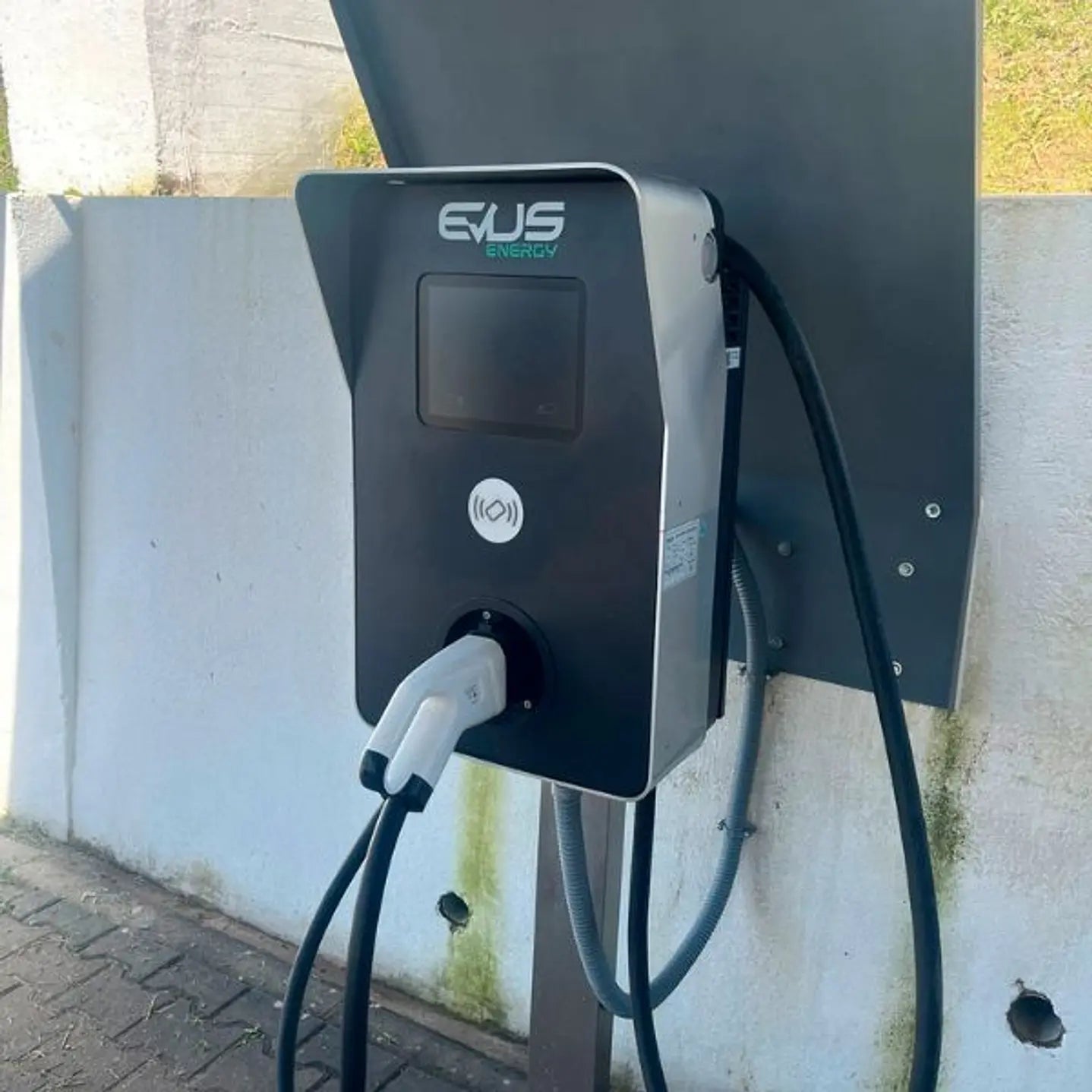 DC300 ULTRA  Estación de Carga Rápida 30kW CCS2 para Vehículos Eléctricos - TU ULTIMO CLIC