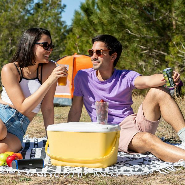 Nevera Rígida Lilty InnovaGoods 15 L – Retro Turquesa, Aislamiento Airpop y Tapa con Portavasos InnovaGoods