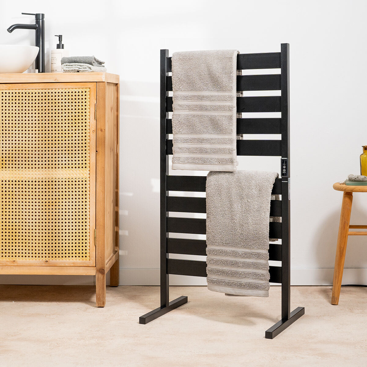 Toallero Eléctrico InnovaGoods Towarall 260W - TU-ULTIMO-CLIC